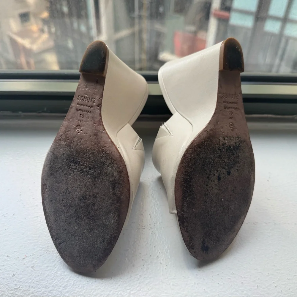 Schutz Lucy Nappa Leather Wedge Sandals – Pearl – Size 7M - Picture 5 of 6